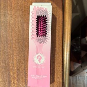 Bounce Curl Pink Define edge lift brush. New unopened.